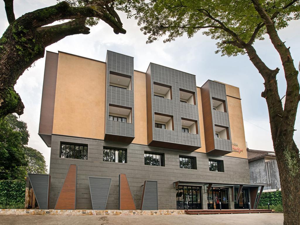 Tama Boutique Hotel Bandung Exterior photo